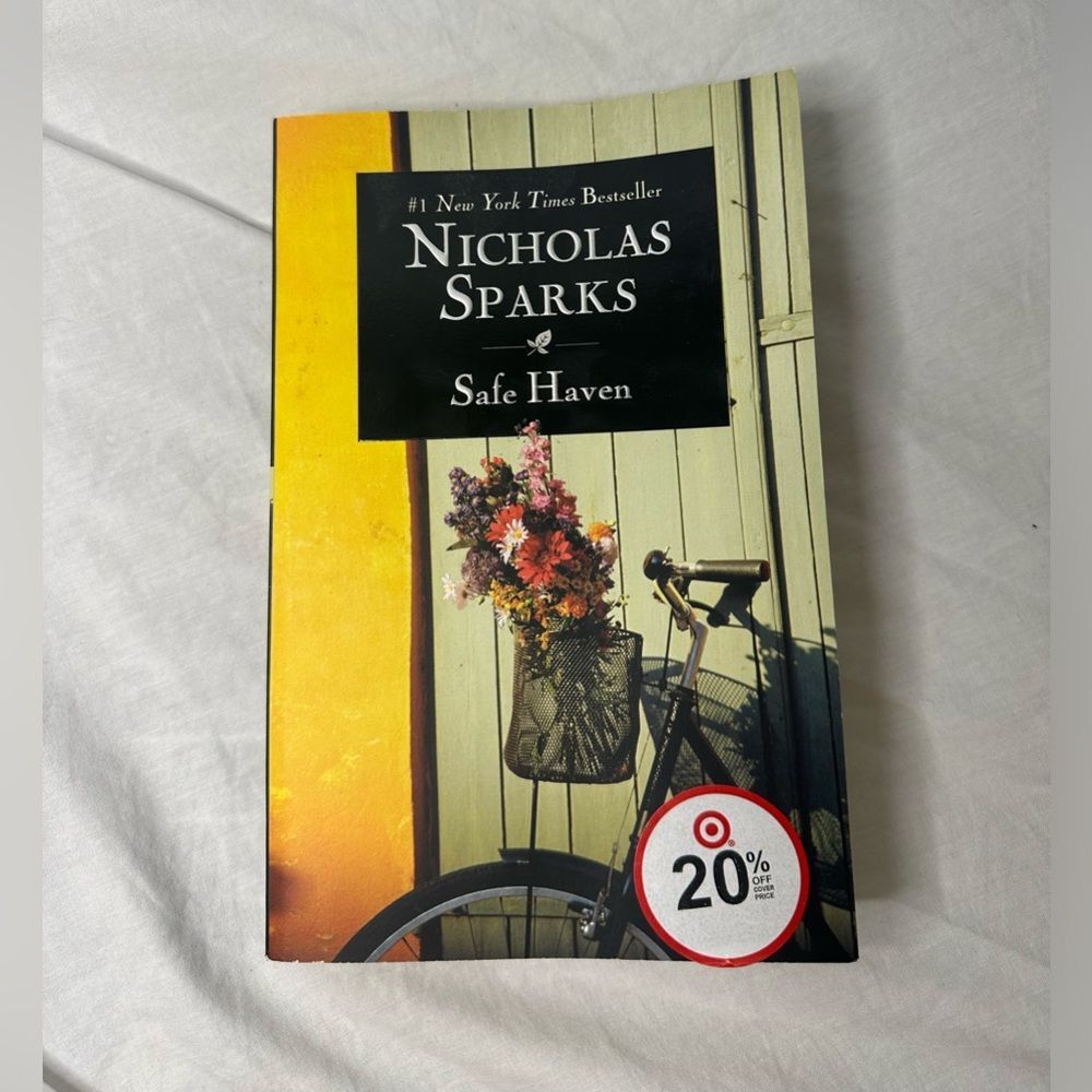 Safe Haven by Nicholas Sparks Paperback Romance Suspense Bestseller